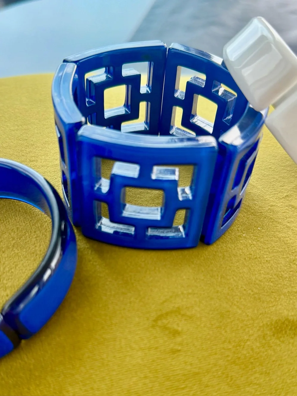 Blue Ceramic/Acrylic Smart Bracelet - Fashionable Wearable